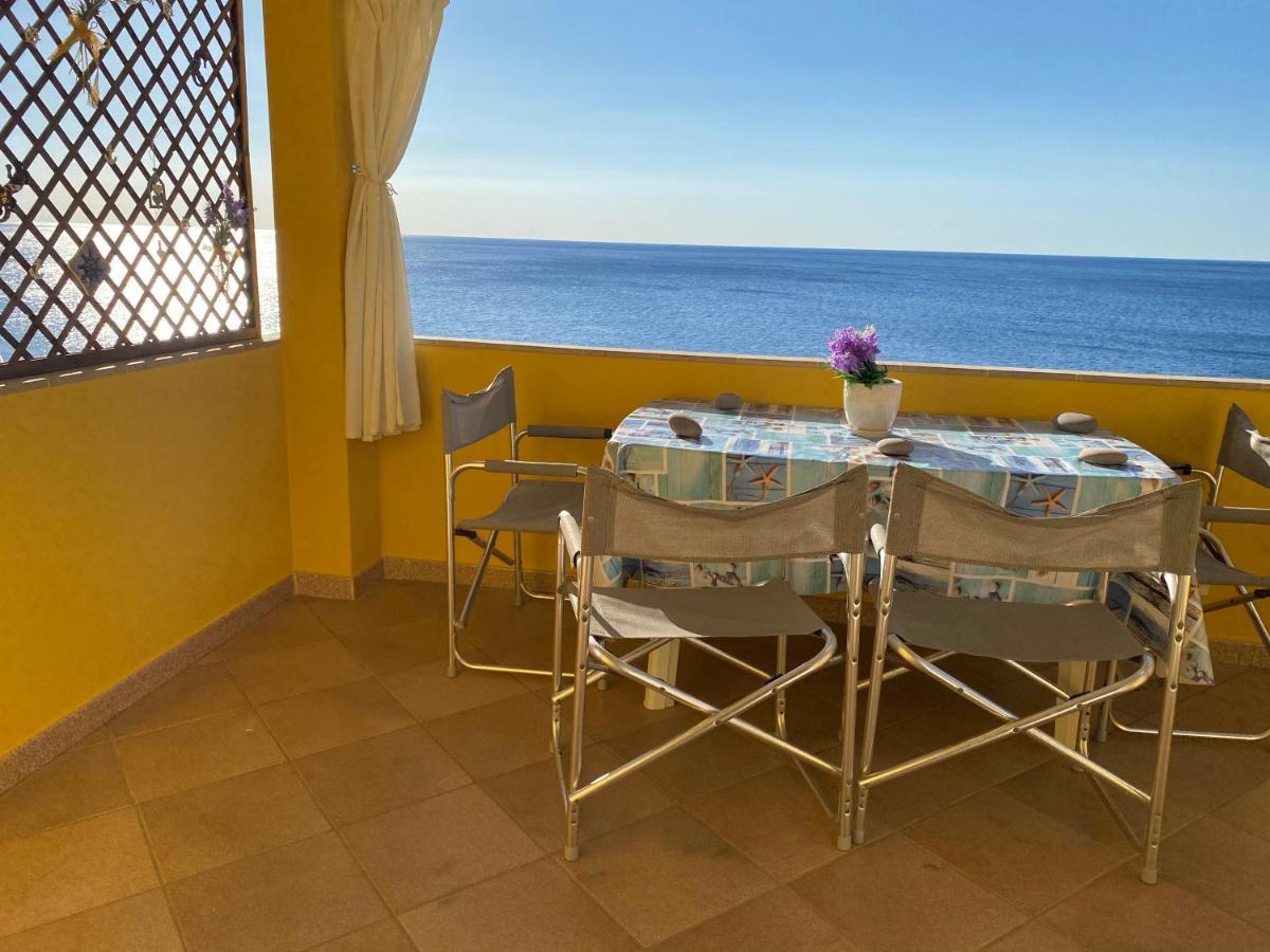 La Casa Gialla Cala Gonone Exterior photo